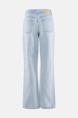 Lichtblauwe straight jeans van JJXX, met achterzakken en een licht verwassen denimtextuur.