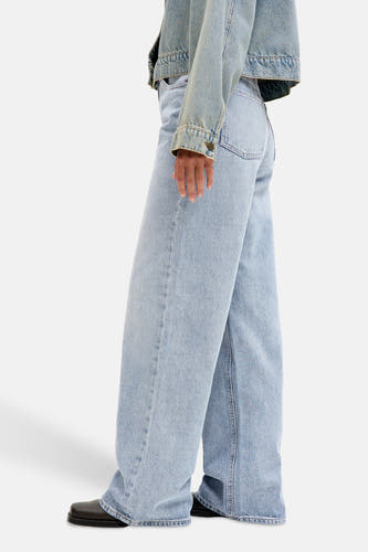 Lichtblauwe wijde jeans van JJXX, met een gebleekte denim textuur en een casual stijl.