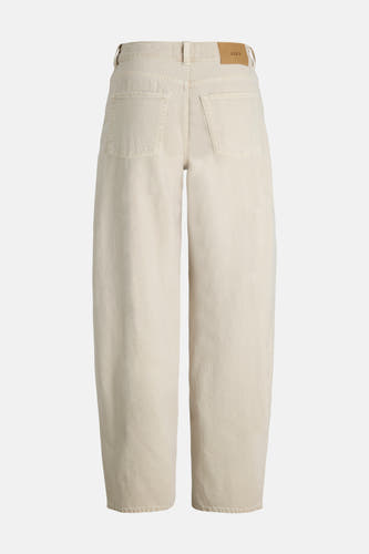 Jean écru spécial fit de JJXX, avec des poches arrière et une étiquette de marque sur la ceinture.