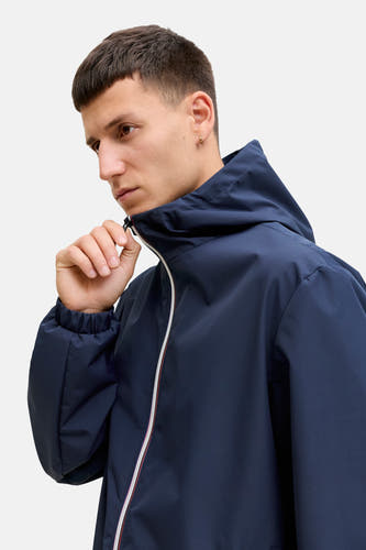 Manteau court bleu d'ORIGINALS BY JACK & JONES, avec capuche et fermeture éclair devant.