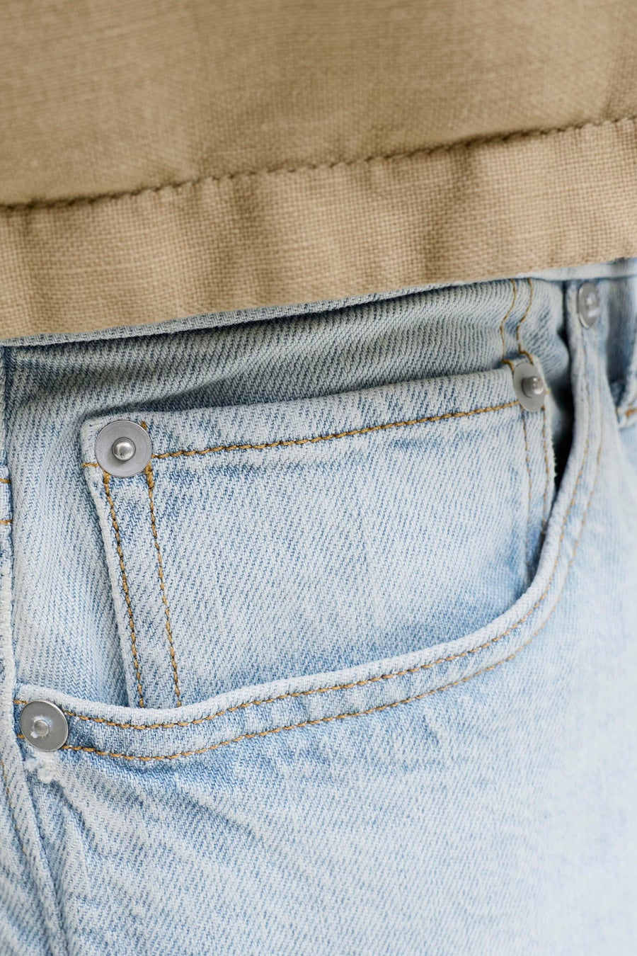 Short - light blue denim