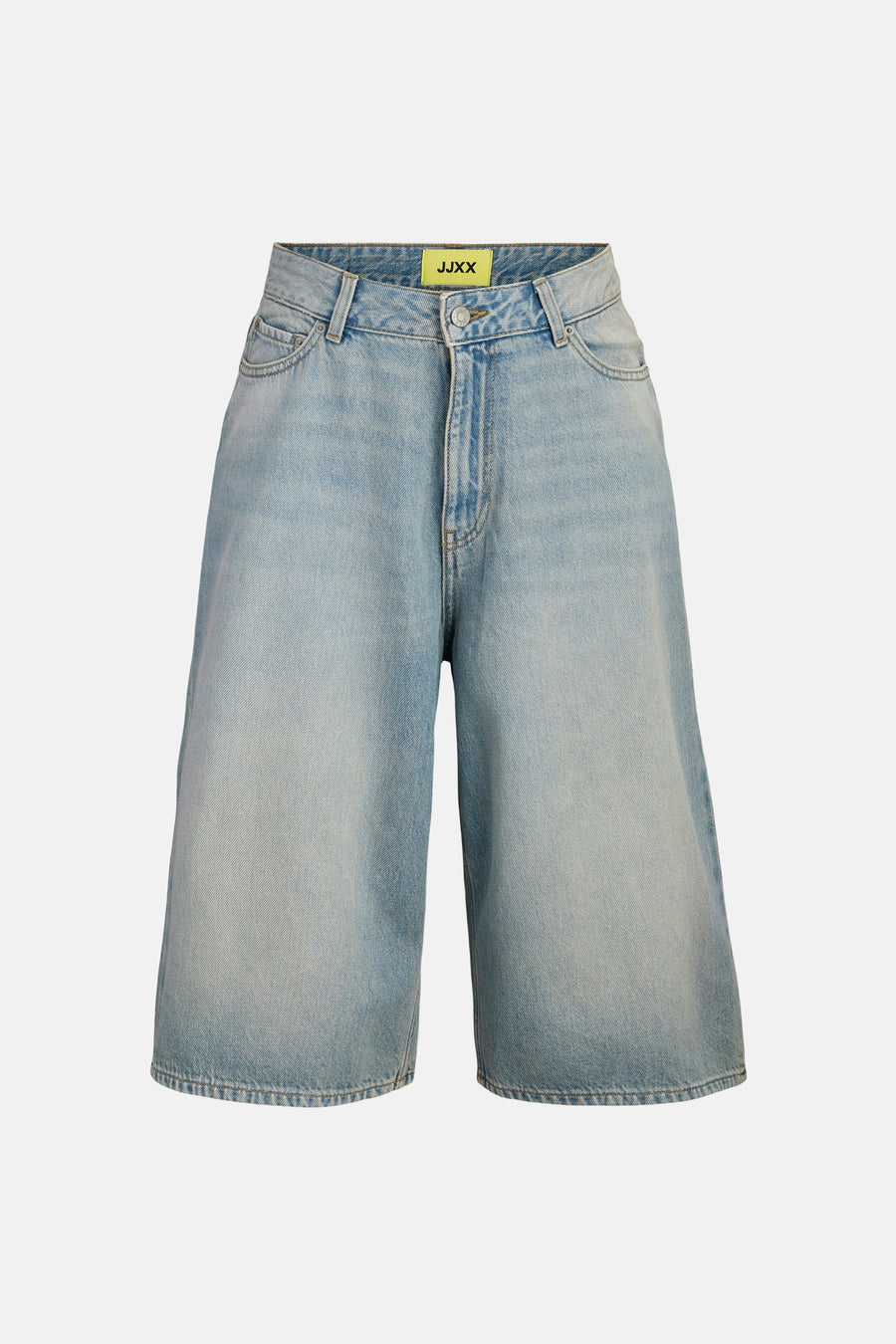 Short en jean bleu clair de JJXX avec une coupe ample et un ourlet effiloché.