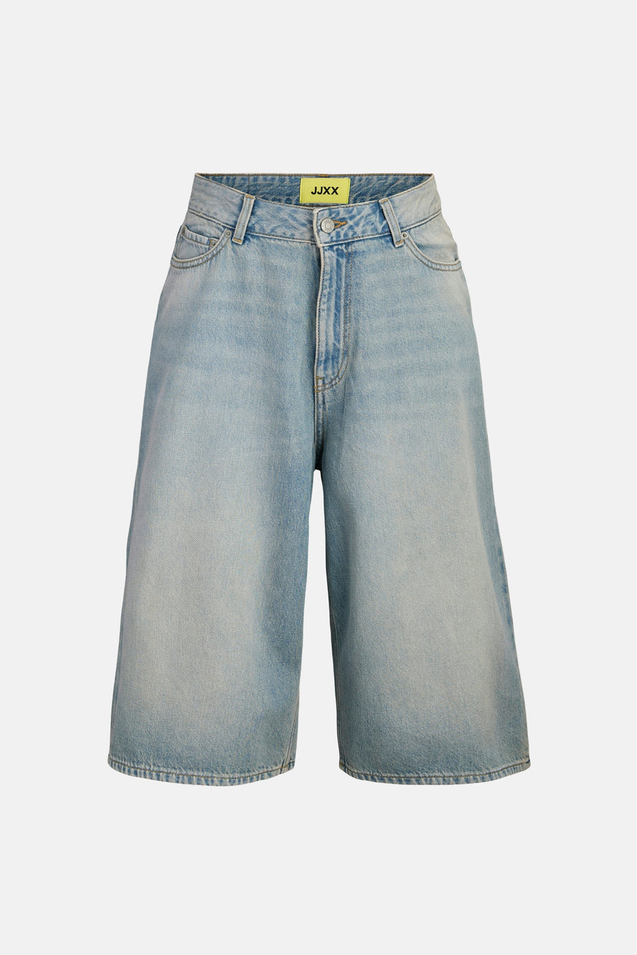 Short en jean bleu clair de JJXX, avec une coupe ample et un ourlet effiloché.