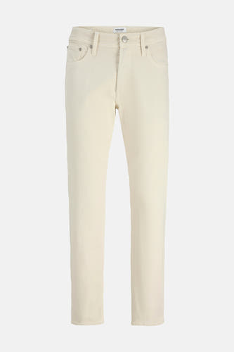 Jeans fuselée en denim blanc cassé de JACK & JONES, étiquette de marque à l'arrière.