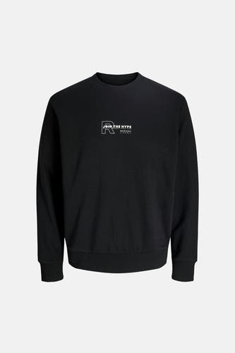 Pull noir à col rond de JJREBEL, avec imprimé texte blanc sur la poitrine.