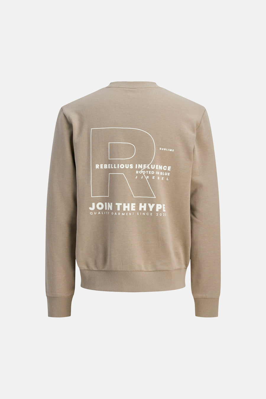 Pull marron de JJREBEL avec imprimé texte blanc au dos.