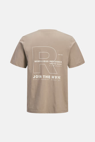 T-shirt marron à manches courtes de JJREBEL, avec grand imprimé blanc dans le dos.