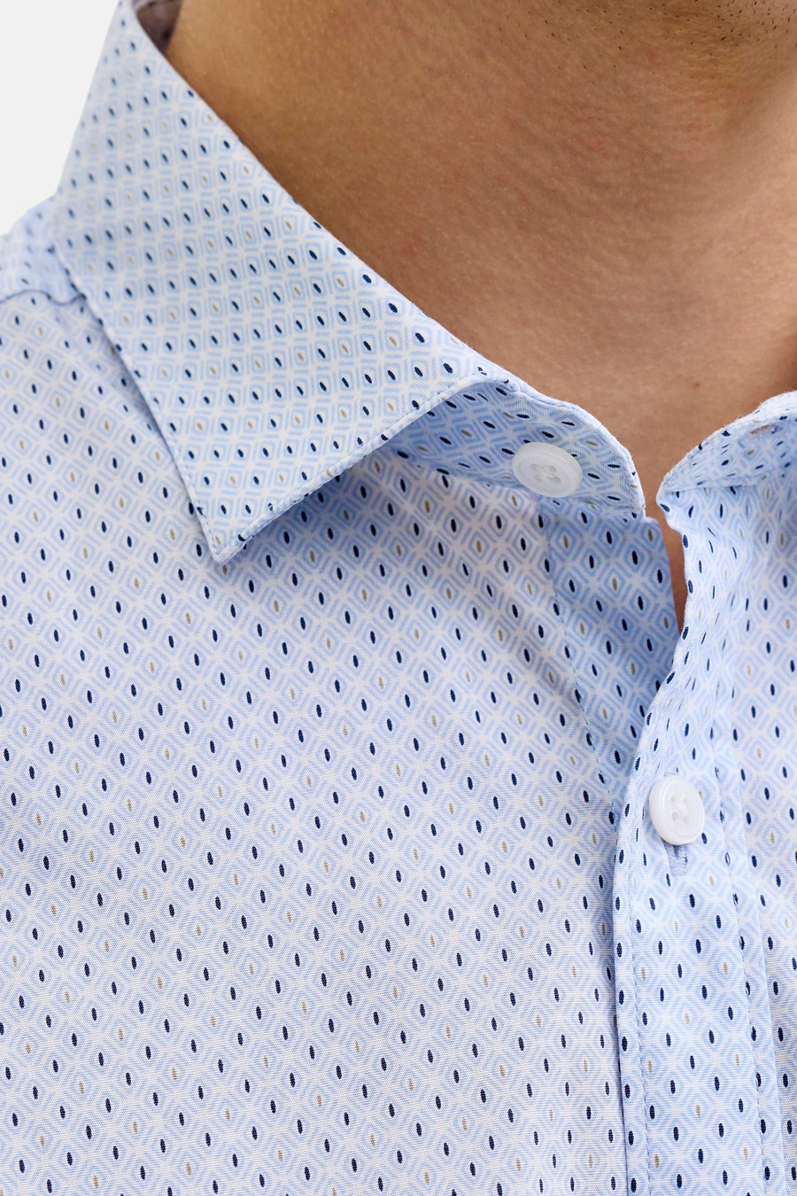 Chemise bleue à manches longues de PREMIUM by JACK & JONES, avec un motif à carreaux géométrique subtil.