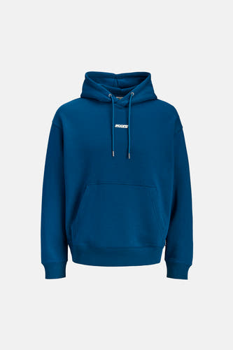 Sweat à capuche bleu de CORE BY JACK & JONES, avec imprimé logo blanc et poche sur le devant, sur fond blanc.