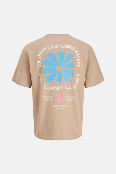 T-shirt brun à manches courtes d'ORIGINALS par JACK & JONES, avec un motif floral sur le dos.