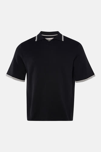 Zwarte polo met korte mouwen van CORE by JACK & JONES, met gestreepte details op de kraag en mouwen.