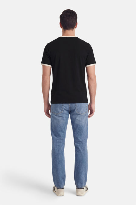 T-shirt noir à manches courtes de ORIGINALS BY JACK & JONES, avec des accents crème sur le col et les manches, dos.
