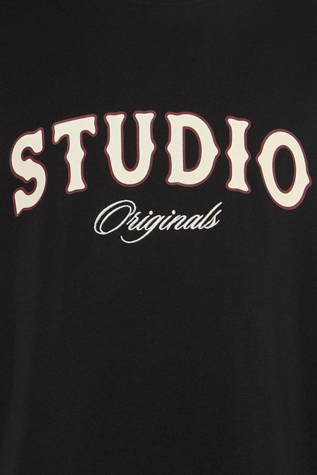 T-shirt noir à manches courtes de ORIGINALS BY JACK & JONES, avec un imprimé texte accrocheur sur la poitrine.