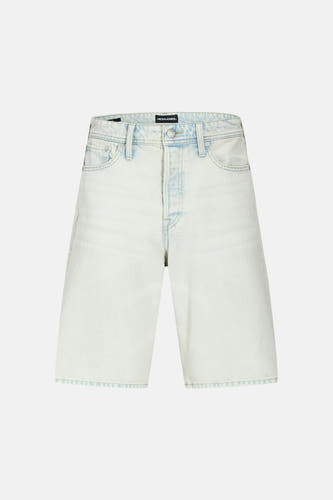 Short en jean bleu clair de JACK & JONES JEANS INTELLIGENCE avec jambes larges, fermeture à boutons et poches, vue de face.