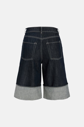 Short en jean bleu marine de JJXX avec jambes droites et ourlet retroussé, dos.