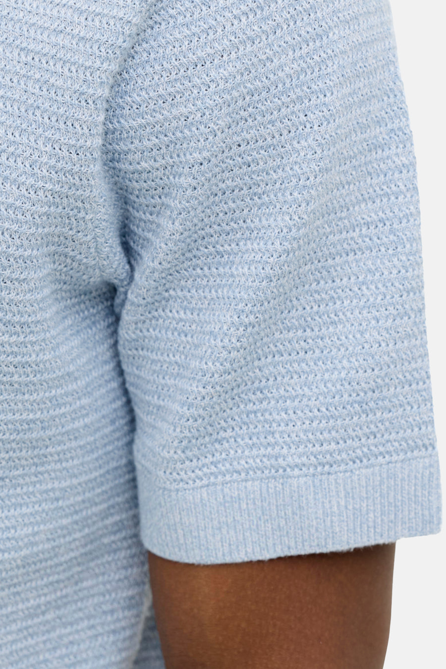 Polo bleu à manches courtes avec une structure gaufrée de PREMIUM BLUE by JACK & JONES.