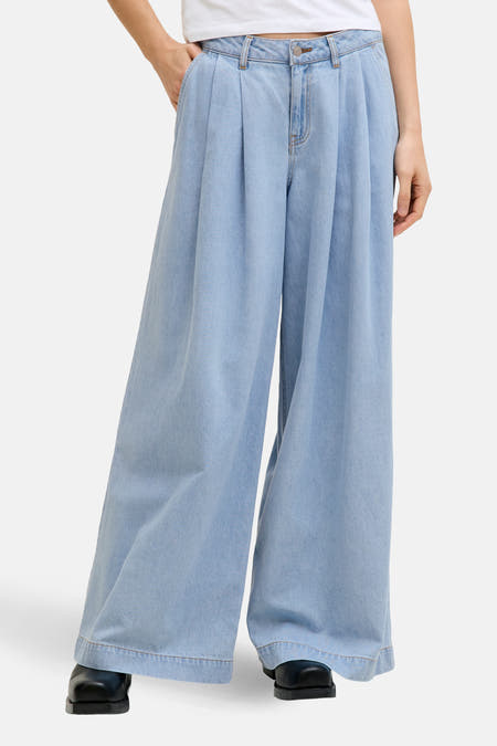 Jeans coupe ample en denim bleu clair de JJXX, taille haute et style décontracté.