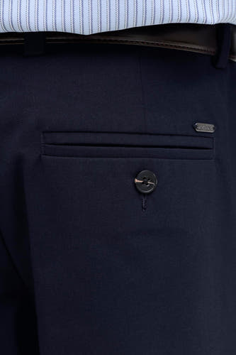 Pantalon bleu de JACK & JONES JEANS INTELLIGENCE, avec poche à bouton et détail métallique.