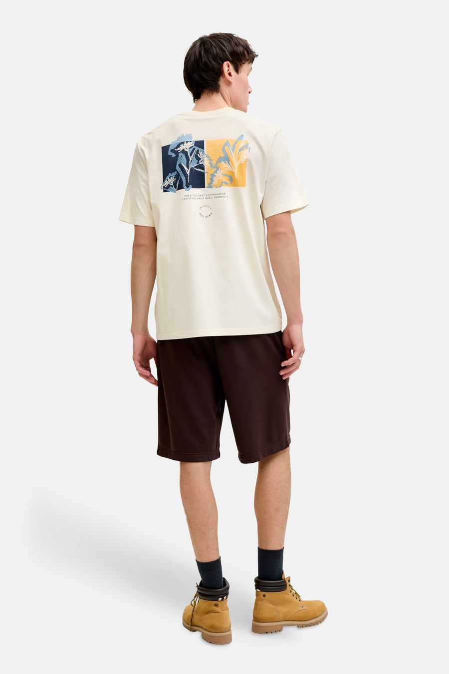 T-shirt écru à manches courtes et imprimé floral au dos de ORIGINALS BY JACK & JONES.