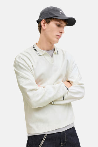 Pull blanc de ORIGINALS BY JACK & JONES, à manches longues, col polo à rayures et texture rayée verticale.