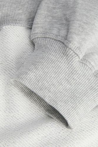 Pull gris à manches longues et détails côtelés de JJXX.