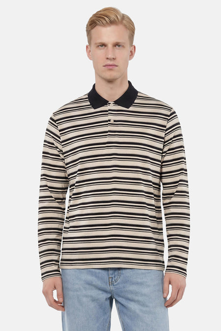 Polo rayée à manches longues en noir et beige de ORIGINALS BY JACK & JONES, avec un col noir, des boutons et portée avec un jean bleu clair.