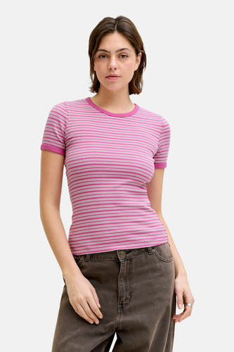 T-shirt rose à manches courtes de JJXX, avec des rayures horizontales et un col rond.