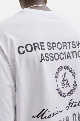 T-shirt blanc CORE BY JACK & JONES, avec texte et logo noirs au dos.