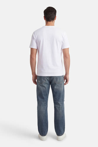 T-shirt blanc à manches courtes de CORE BY JACK & JONES, vu de dos, associé à un jean bleu.