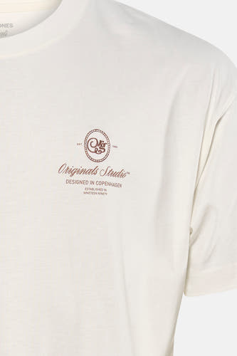 T-shirt blanc à manches courtes de ORIGINALS BY JACK & JONES, avec texte marron et un logo.