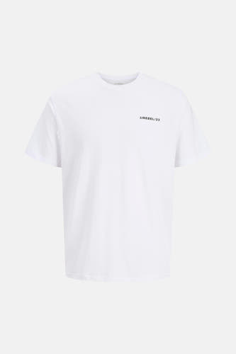 T-shirt blanc JJREBEL avec imprimé 'JJREBEL/23' sur la poitrine et col rond.