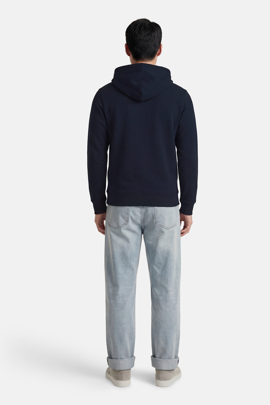 Blauwe sweater met kap van ORIGINALS BY JACK & JONES, gezien van achteren, met lichte jeans en grijze schoenen.