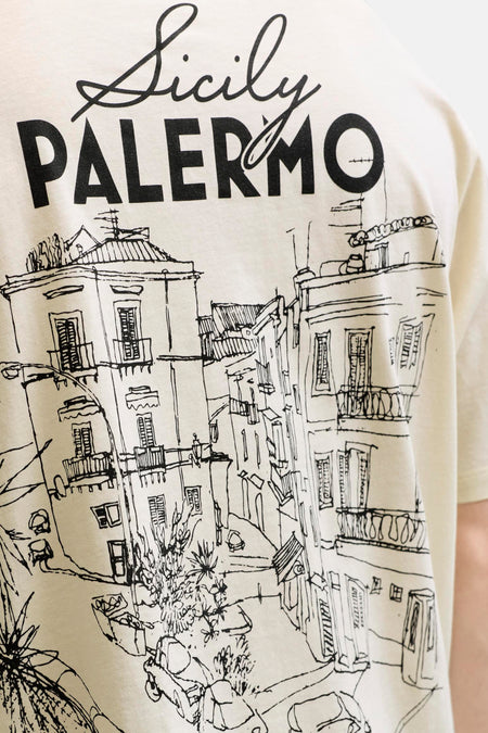 Ecru T-shirt met Sicily Palermo print van ORIGINALS BY JACK & JONES, zwart-wit schets van stadsgezicht, close-up vooraanzicht
