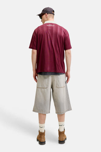 Polo rayée marron de ORIGINALS BY JACK & JONES, vue de dos, avec 'FIFA WORLD CUP' dans le dos et un col clair.