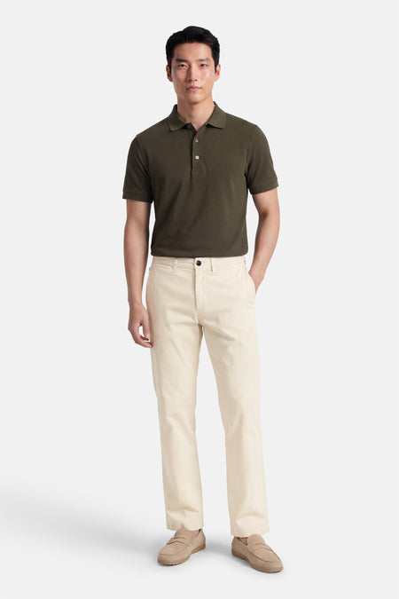 Chino écru de JACK & JONES JEANS INTELLIGENCE, avec une couleur unie et une coupe décontractée.