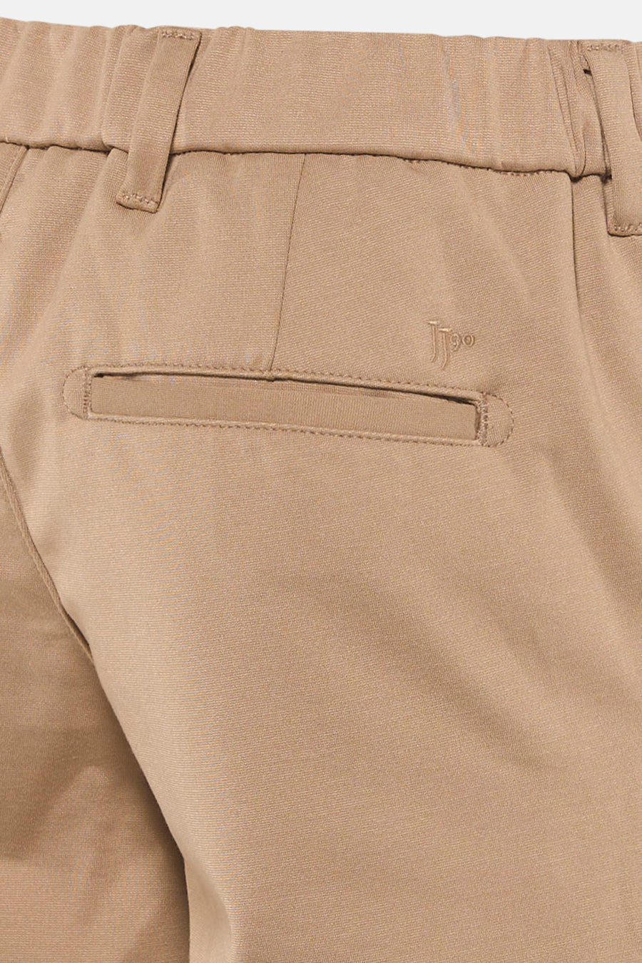 Short beige de JACK & JONES JEANS INTELLIGENCE, avec détail de poche arrière et taille élastique.