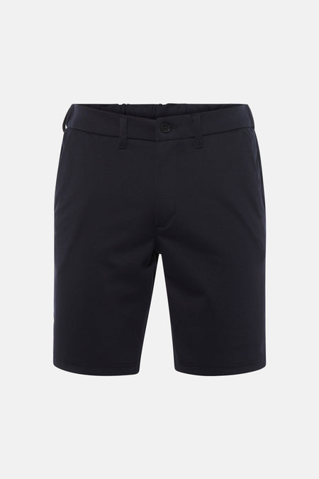 Short bleu de JACK & JONES JEANS INTELLIGENCE, porté avec un t-shirt blanc et des chaussures bleues avec des chaussettes blanches.