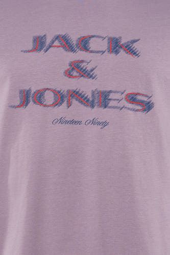 T-shirt à manches courtes violet de CORE by JACK & JONES, avec un imprimé graphique du nom de la marque sur la poitrine.