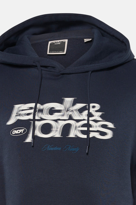 Sweat à capuche bleu de CORE BY JACK & JONES, avec texte de marque blanc et le texte "Nineteen Ninety" en bleu.