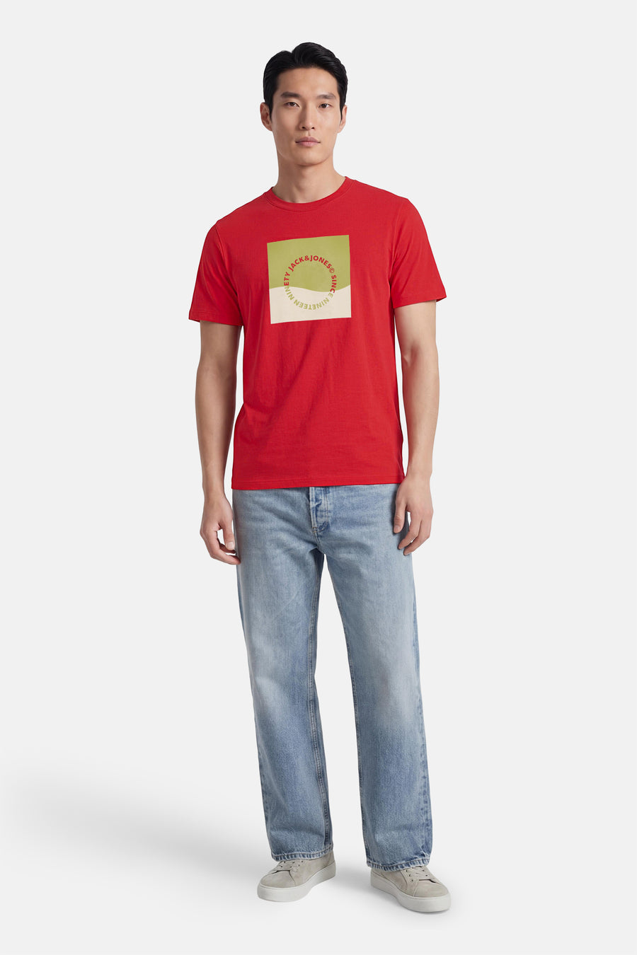 T-shirt rouge à manches courtes de ORIGINALS BY JACK & JONES, avec imprimé sur la poitrine, à combiner avec un jean et des baskets.