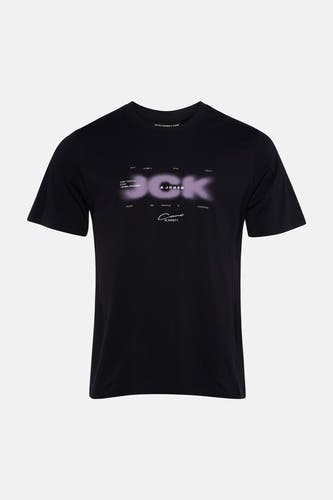 T-shirt noir de CORE BY JACK & JONES avec imprimé flou violet 'JACK & JONES' et coordonnées.