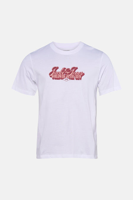 T-shirt blanc de ORIGINALS BY JACK & JONES avec inscription 'Jack & Jones Worldwide Denim Crew 1990' marron-rouge sur la poitrine.