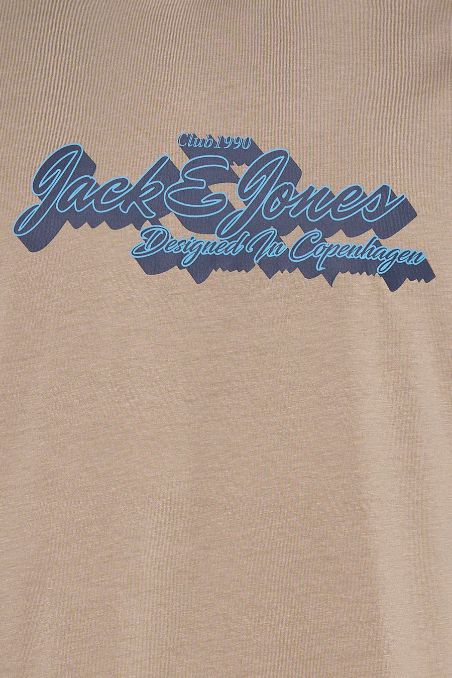 T-shirt beige de ORIGINALS BY JACK & JONES avec inscription bleue 'Club 1990', 'Jack & Jones' et 'Designed in Copenhagen' avec effet d'ombre.