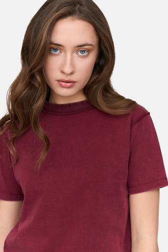 T-shirt rouge à manches courtes de 24 colours gmbh, avec un design simple et une encolure ronde.