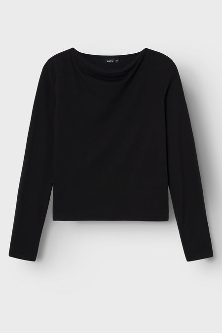 Jean noir par LMTD, avec des manches longues et un col loose.