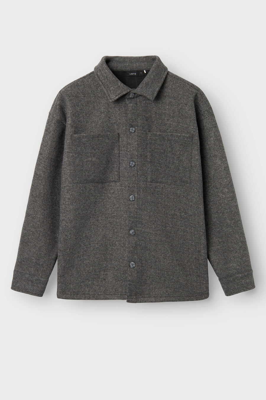 Grijs overhemd met lange mouwen van LMTD, met knoopsluiting en twee opgestikte zakken.