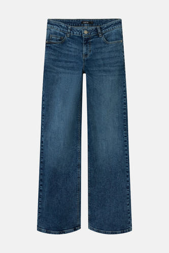 Jean bleu droit de LMTD, avec une texture denim classique et un lavage subtil.