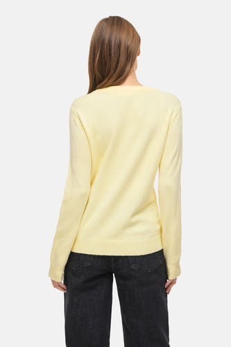 Pull rose à col rond de VILA®, vu de dos, combiné avec un jean noir.