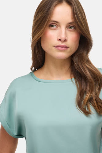 T-shirt bleu à manches courtes et col rond de VILA®.