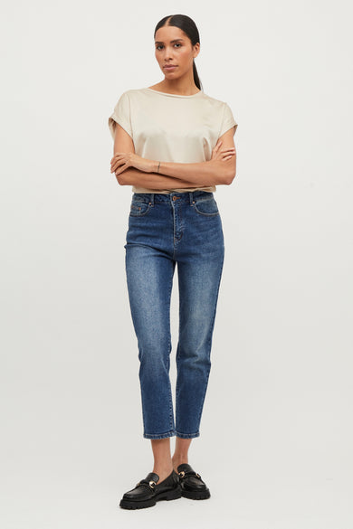 Ecru T-shirt van VILA, met korte mouwen en een elegante, simplistische stijl.